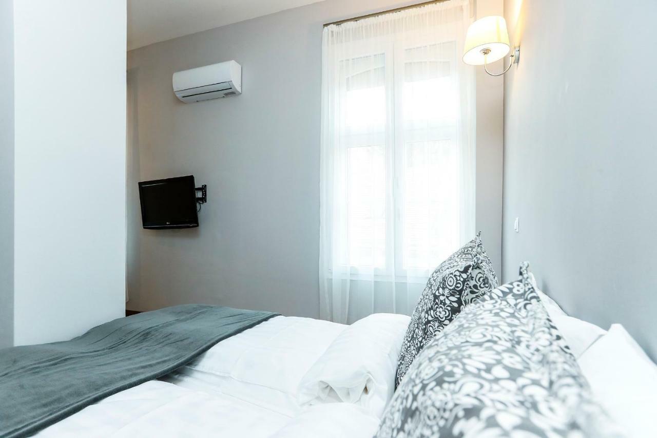 D8 Design Apartment & Studio Eger Eksteriør billede