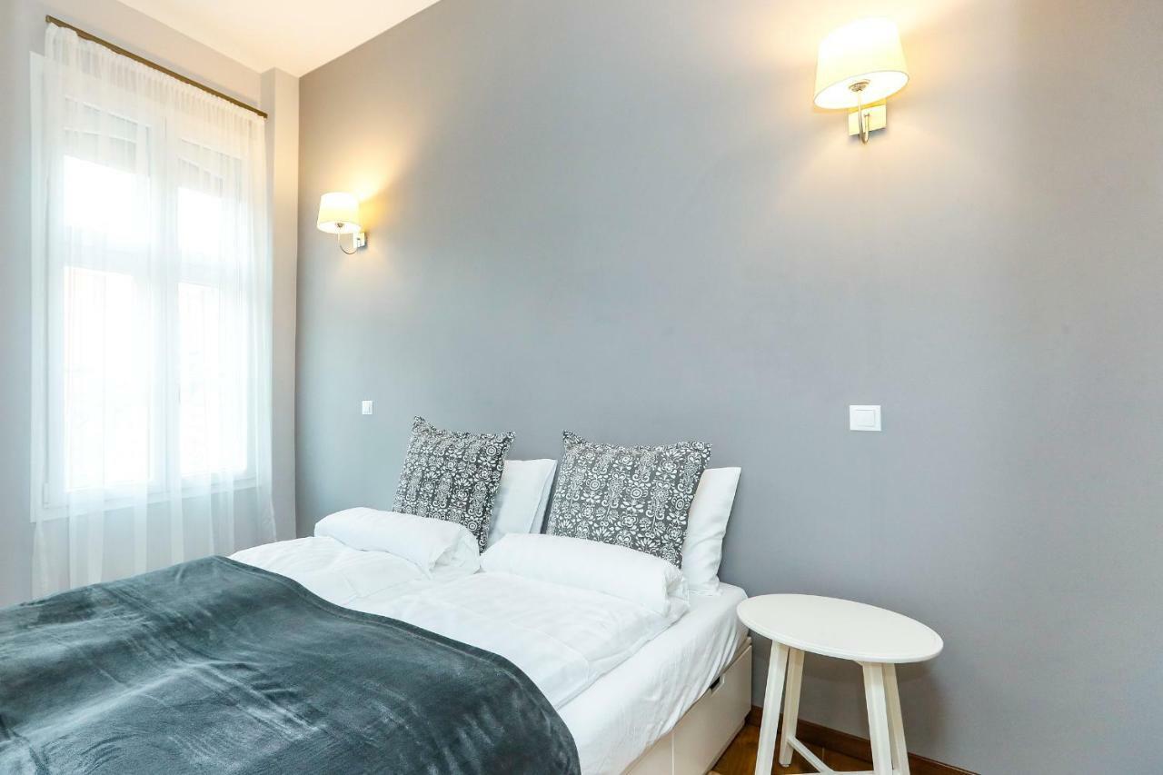 D8 Design Apartment & Studio Eger Eksteriør billede