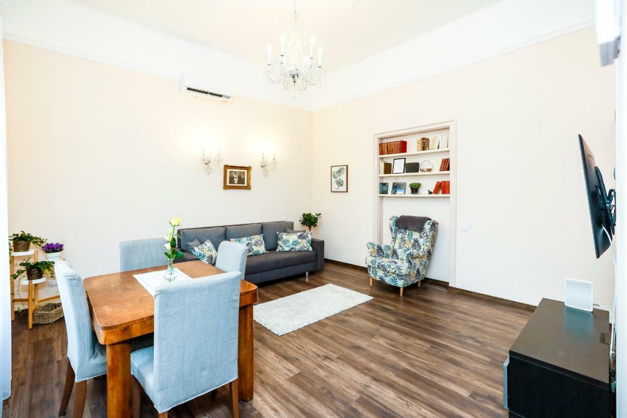 D8 Design Apartment & Studio Eger Eksteriør billede